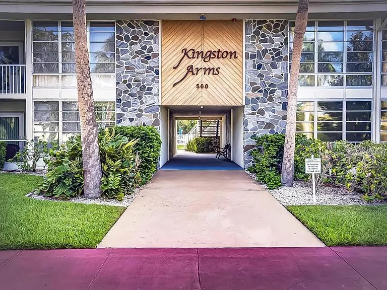500 S Washington Dr #24B — Photo 1