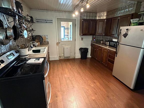 3rd image of 165 Knox Street