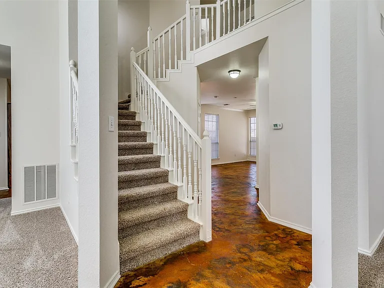 1649 Bennington Dr — Photo 7