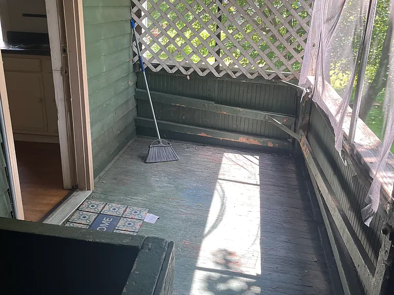 4 Truesdell St #2R — Photo 3