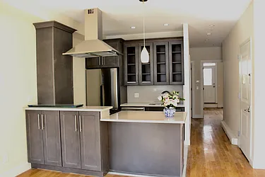 Rented by R New York