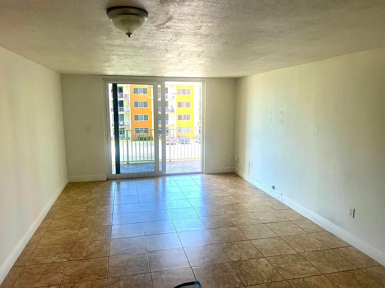 7000 NW 186th St #4-316 — Photo 10