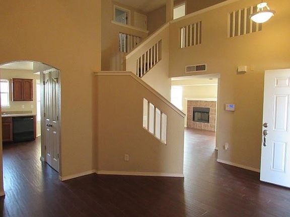5th image of 486 Southshore Pl