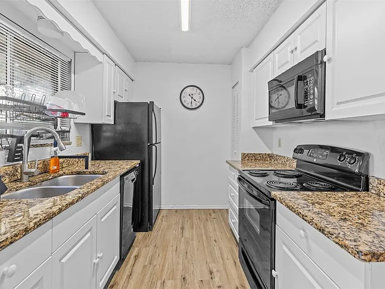 12102 Walden Woods Dr — Photo 7