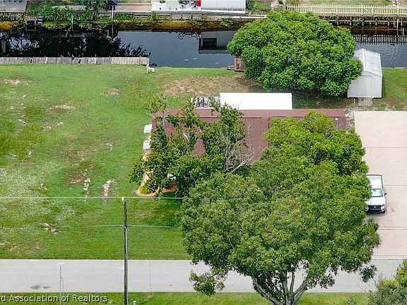 4th image of 1340 Shamrock Dr