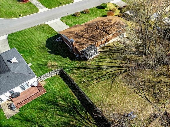 4th image of 2371 Kewanna Ln
