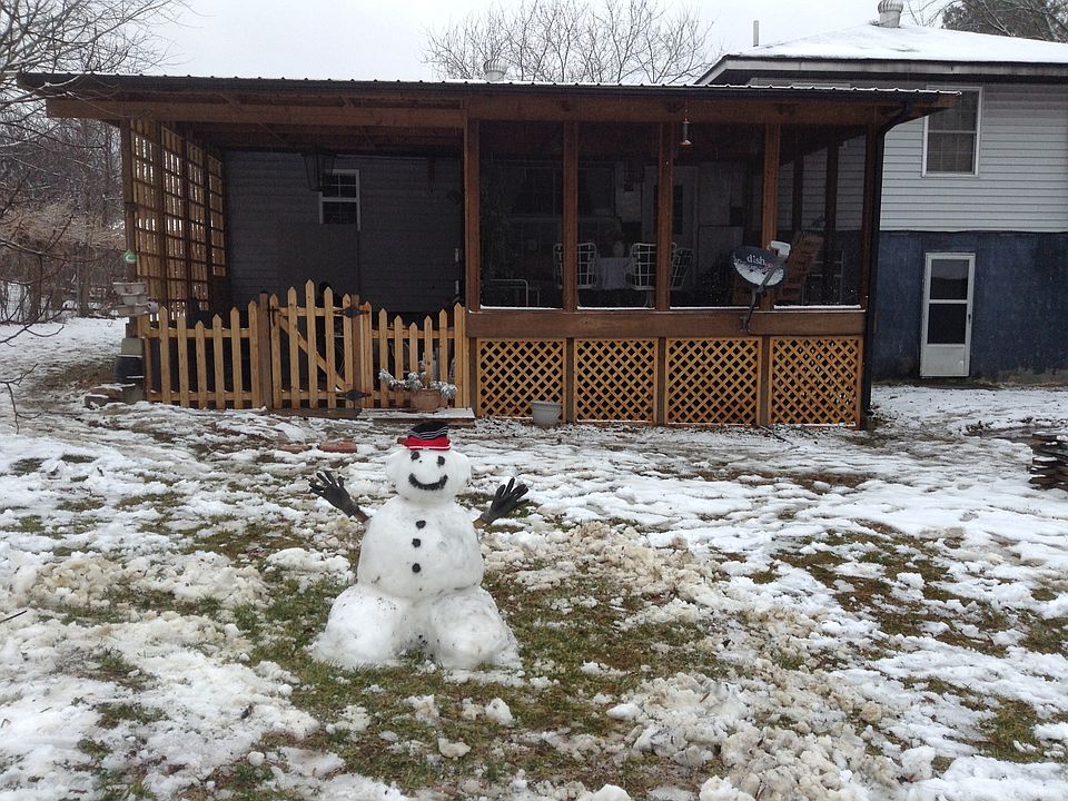 2nd image of 820 Willeve St SE