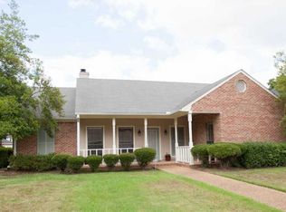 1706 Lake Trace Dr, Jackson, MS 39211