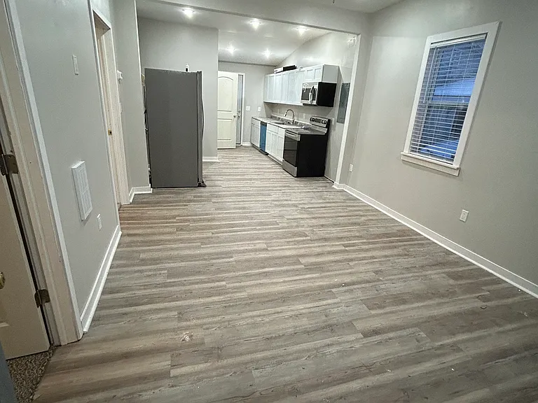 1353 Mulberry St — Photo 1
