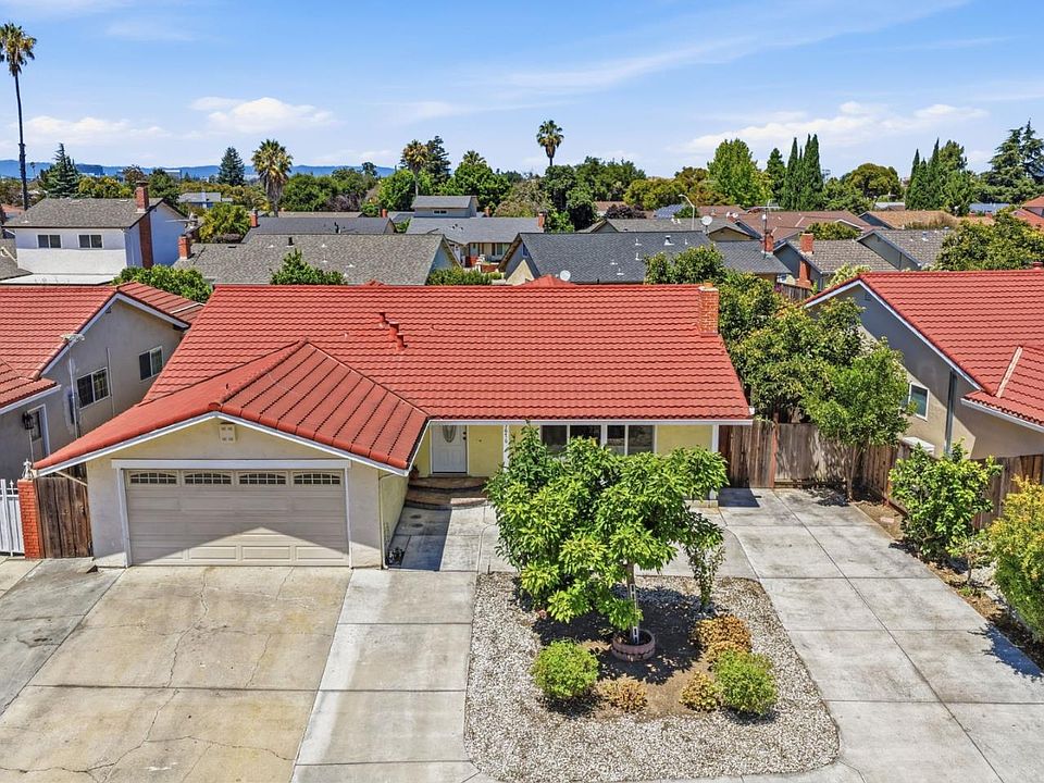1st image of 3676 Eastwood Cir