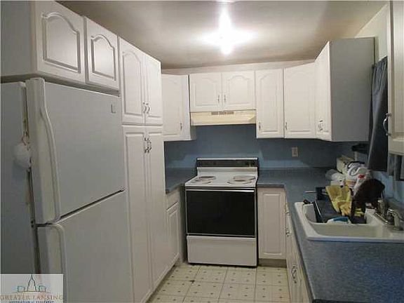2nd image of 504 E Henry St