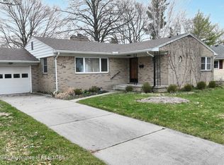 230 Kenberry Dr, East Lansing, MI