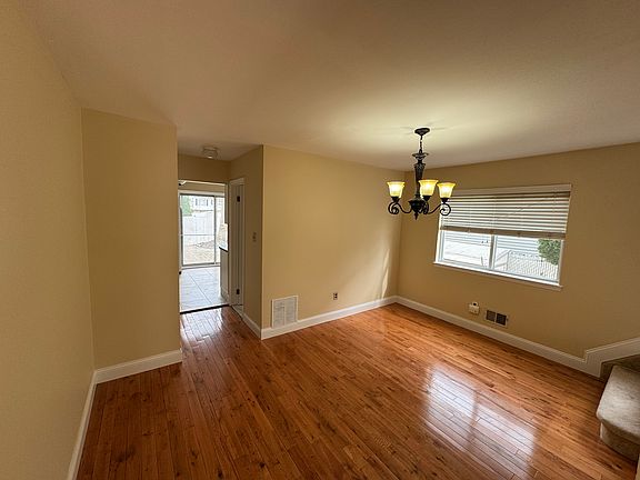 3rd image of 51 Salamander Ct