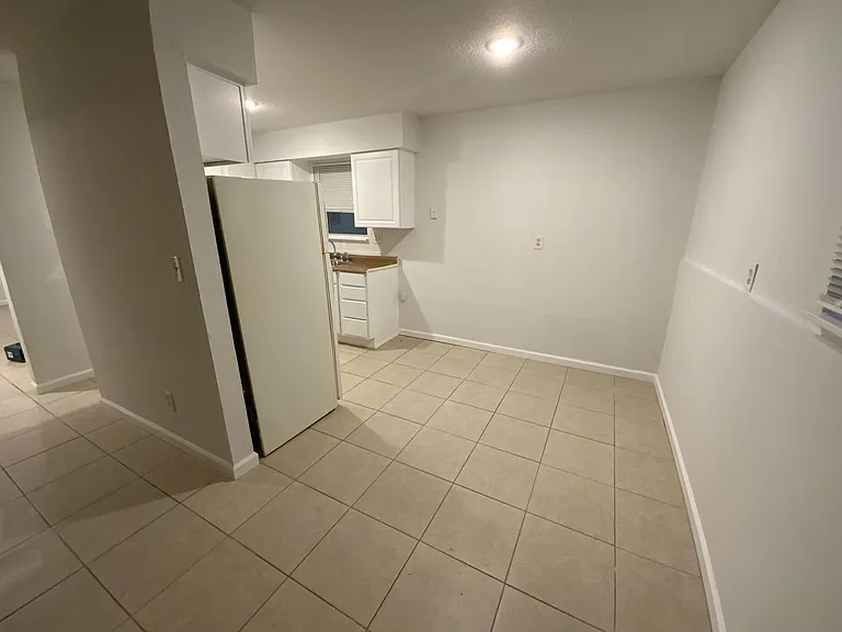 211 Snead Dr — Photo 6