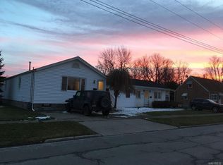 255 Meadowlawn Rd, Cheektowaga, NY 14225