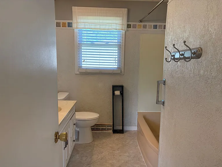 1022 McGregor St — Photo 11