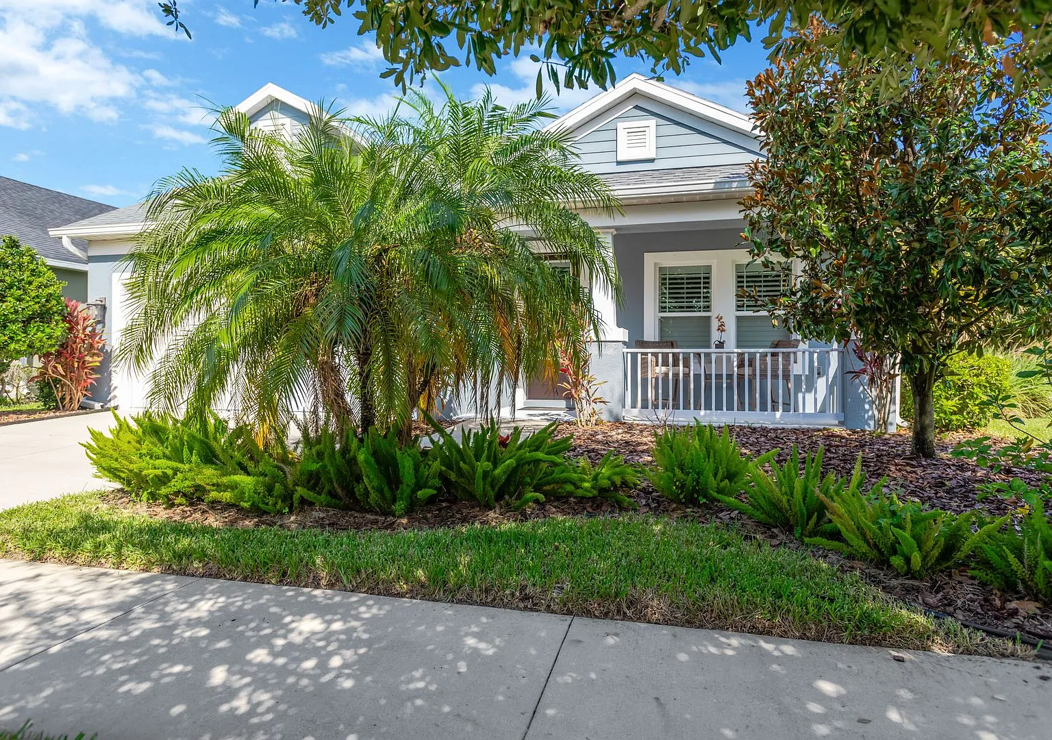 3 Bedroom 3 Bathroom Pool Home — Photo 4