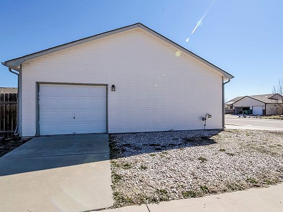 2nd image of 3526 Centennial Cir