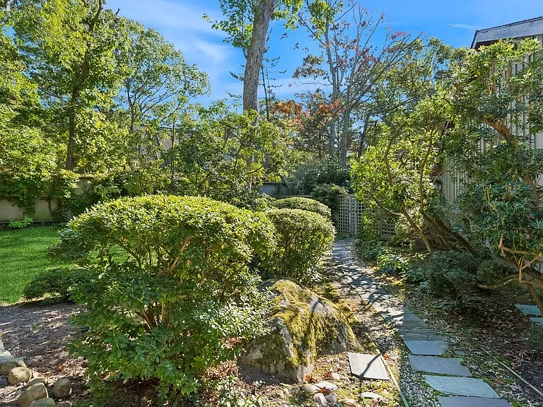 4 Spyglass Ln — Photo 32