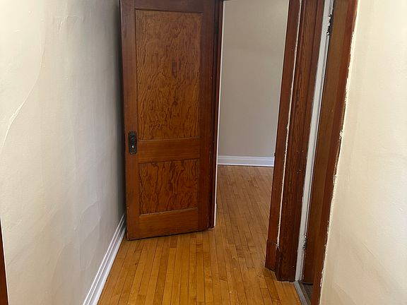 3rd image of 4950 W Warwick Ave #2