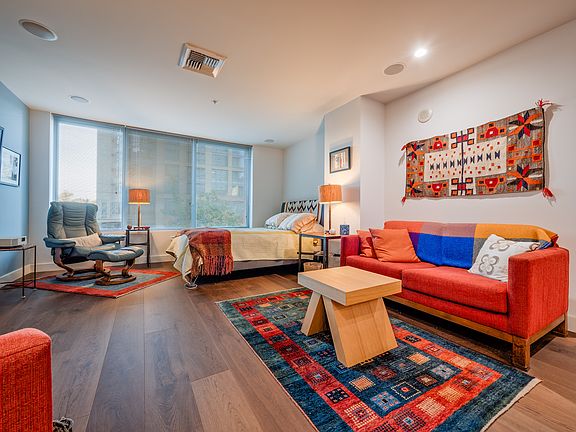 5th image of 910 Lenora St APT 200