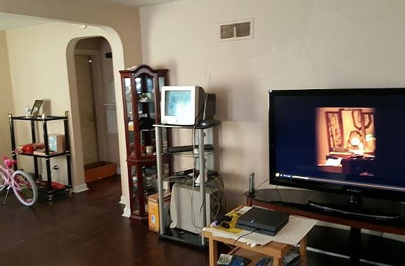 3rd image of 6115 Grimshaw Ave