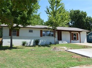 2840 W Mount Comfort Rd, Fayetteville, AR 72704