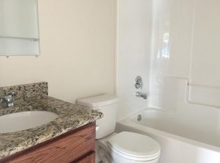 410 S Alamo St, Refugio, TX 78377