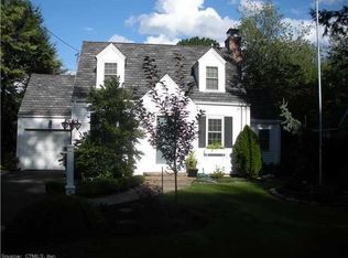 330 Ridgewood Rd, West Hartford, CT 06107