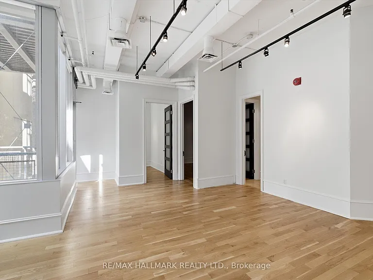 477 Richmond St W #306 — Photo 14
