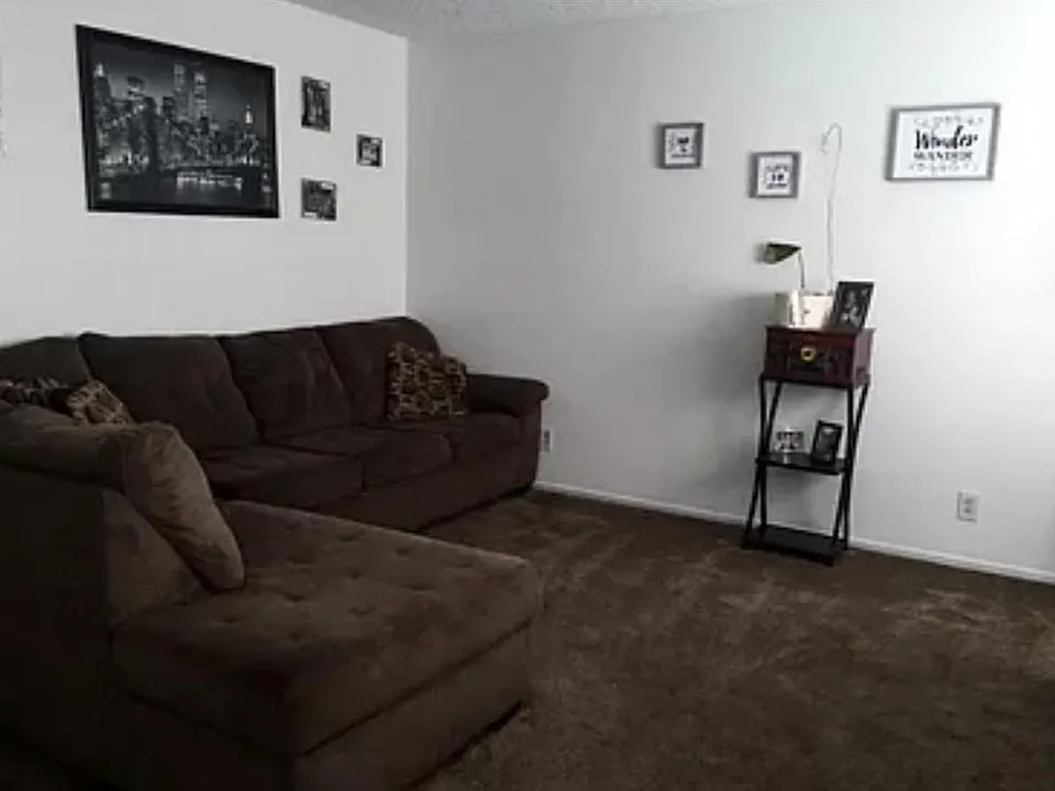12307 E Avenue V10