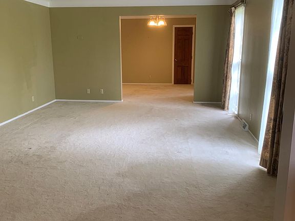 5th image of 46 E Siesta Dr