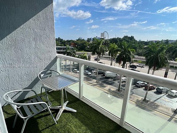 3rd image of 50 Biscayne Blvd APT 508