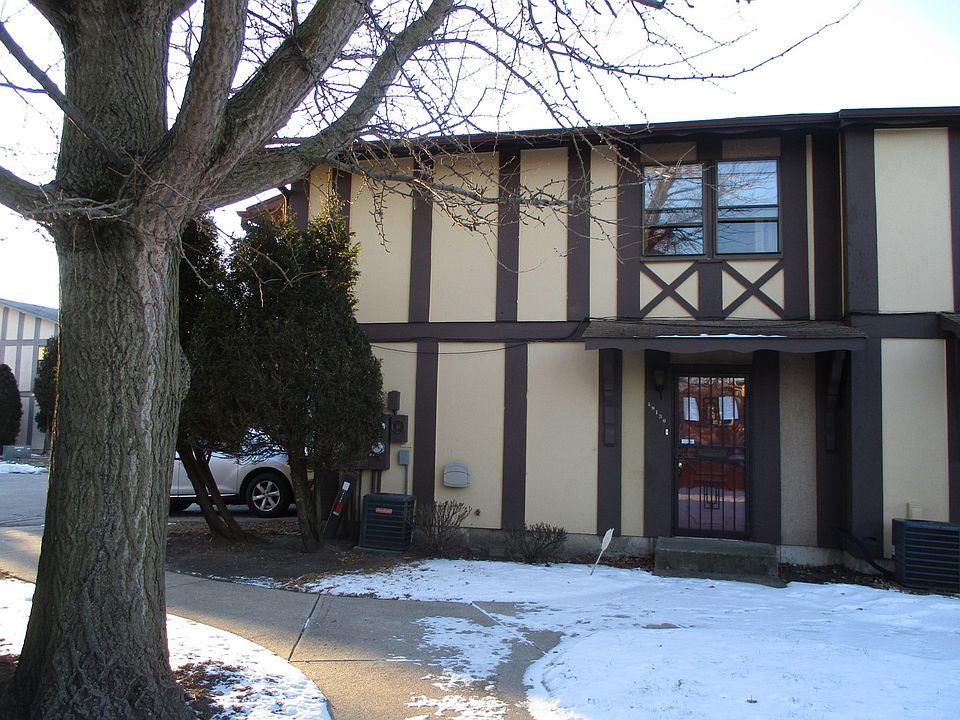 1st image of 19130 Pine Dr Unit 121