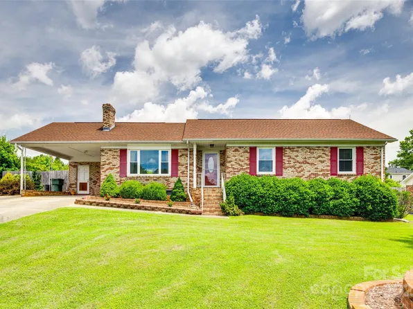 3903 Graywood Dr, Gastonia, NC 28052