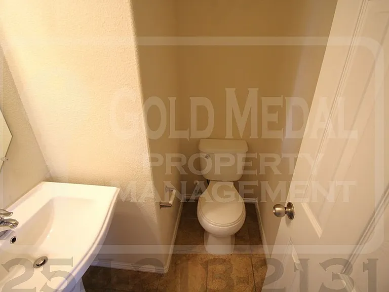 604 Cody James Dr — Photo 9