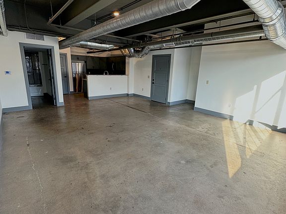 4th image of 150 Jefferson St #17