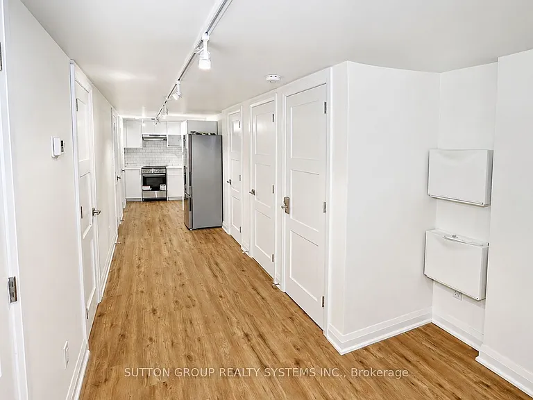 616 Rogers Rd — Photo 2