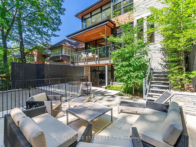 11 Pine Cres — Photo 50