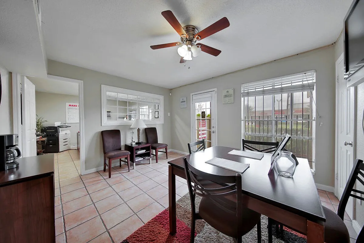 Pelican Pointe — Photo 4