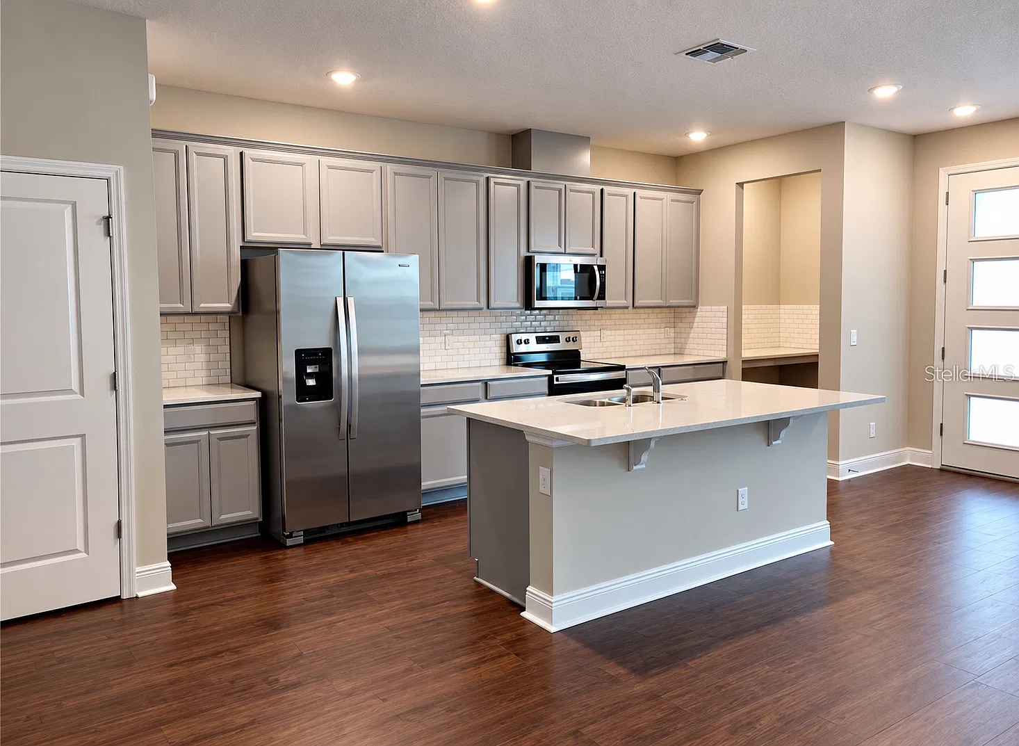 3 bed, 2.5 bath, 1810 sqft, $2,950 — Photo 4