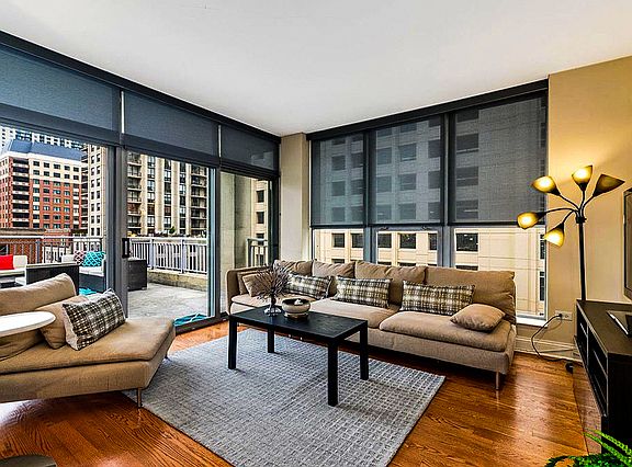 4th image of 600 N Dearborn St APT 611