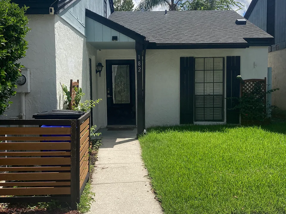 182 Bermuda Ct