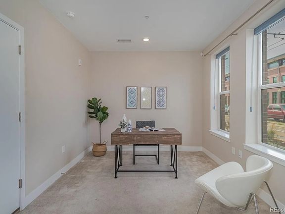 5th image of 2438 Welton St #9
