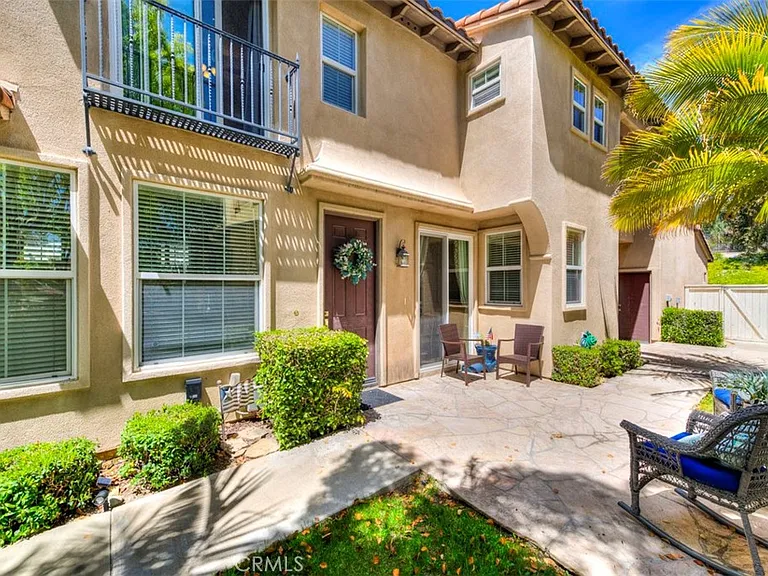 21 Savannah Ln — Photo 3