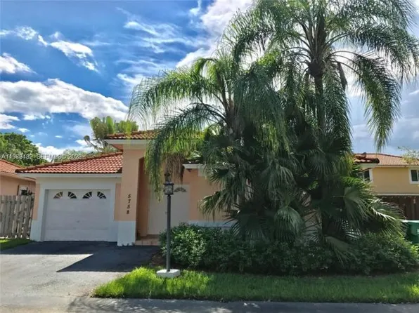 5758 NW 97th Pl, Doral, FL 33178