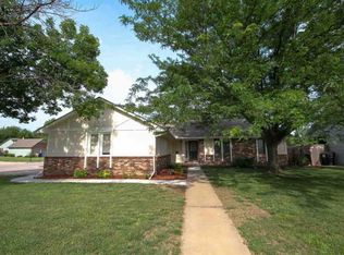 8602 E Mount Vernon Ct, Wichita, KS 67207
