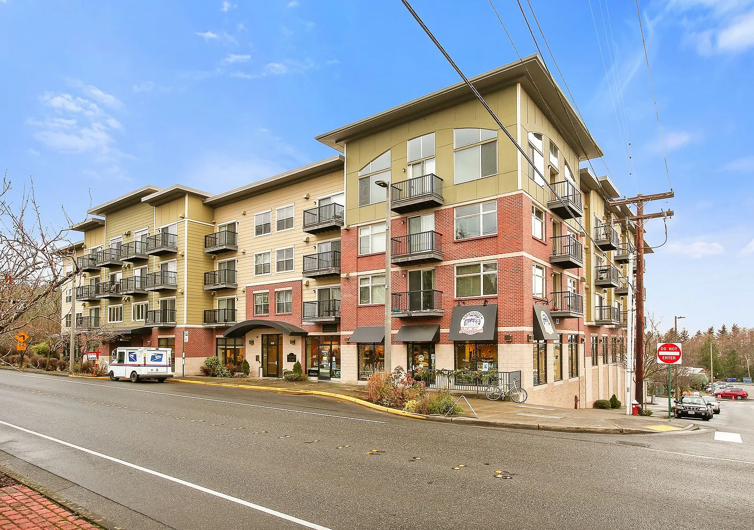 Mckenze Square Apartments — Photo 1