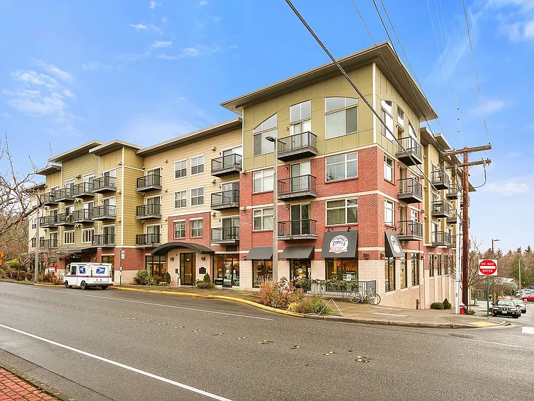 Mckenze Square Apartments — Photo 1