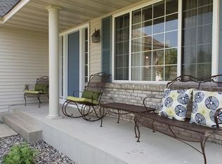 1302 Birch Dr, Mayer, MN 55360